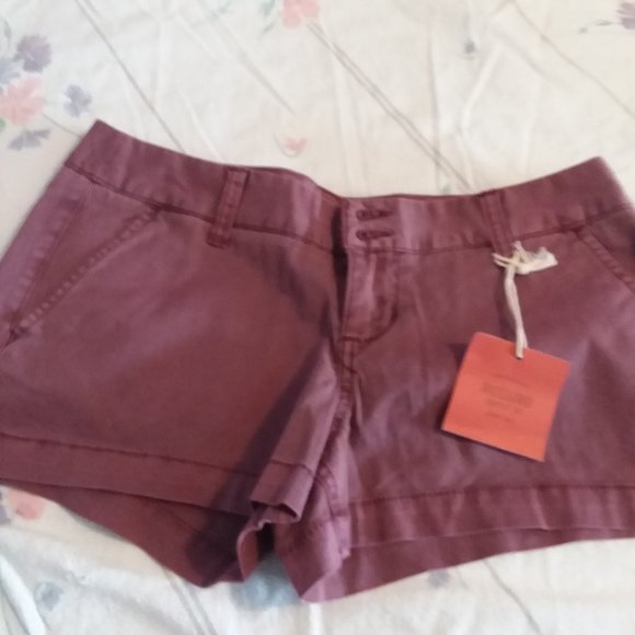 Mossimo Supply Co. Burgundy short shorts size 5 - Picture 1 of 4